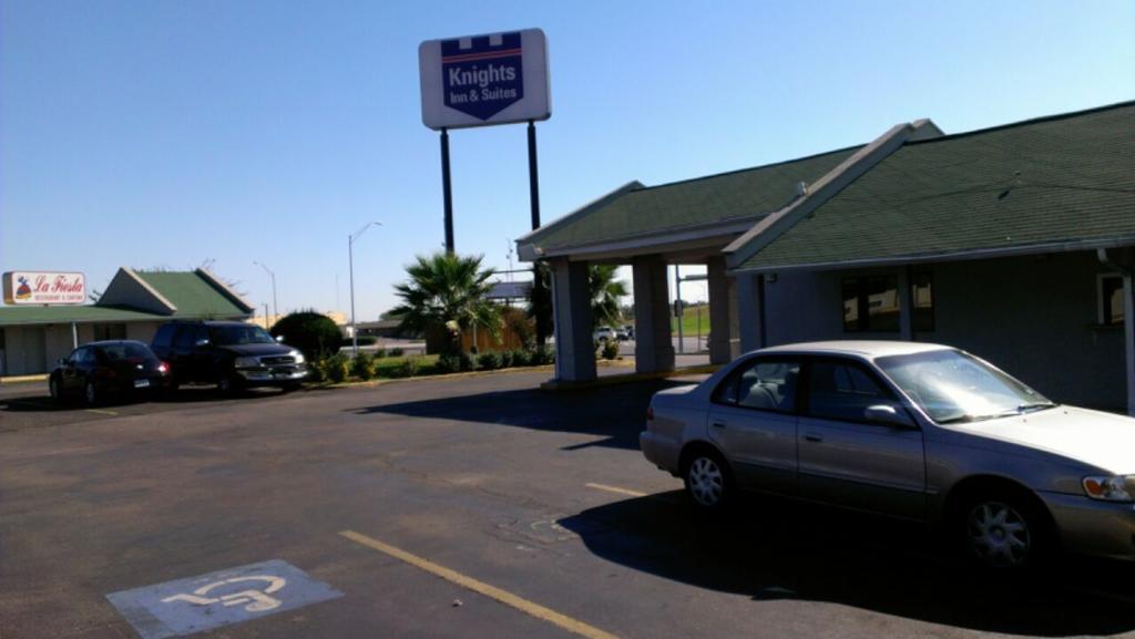Knights Inn Waco South