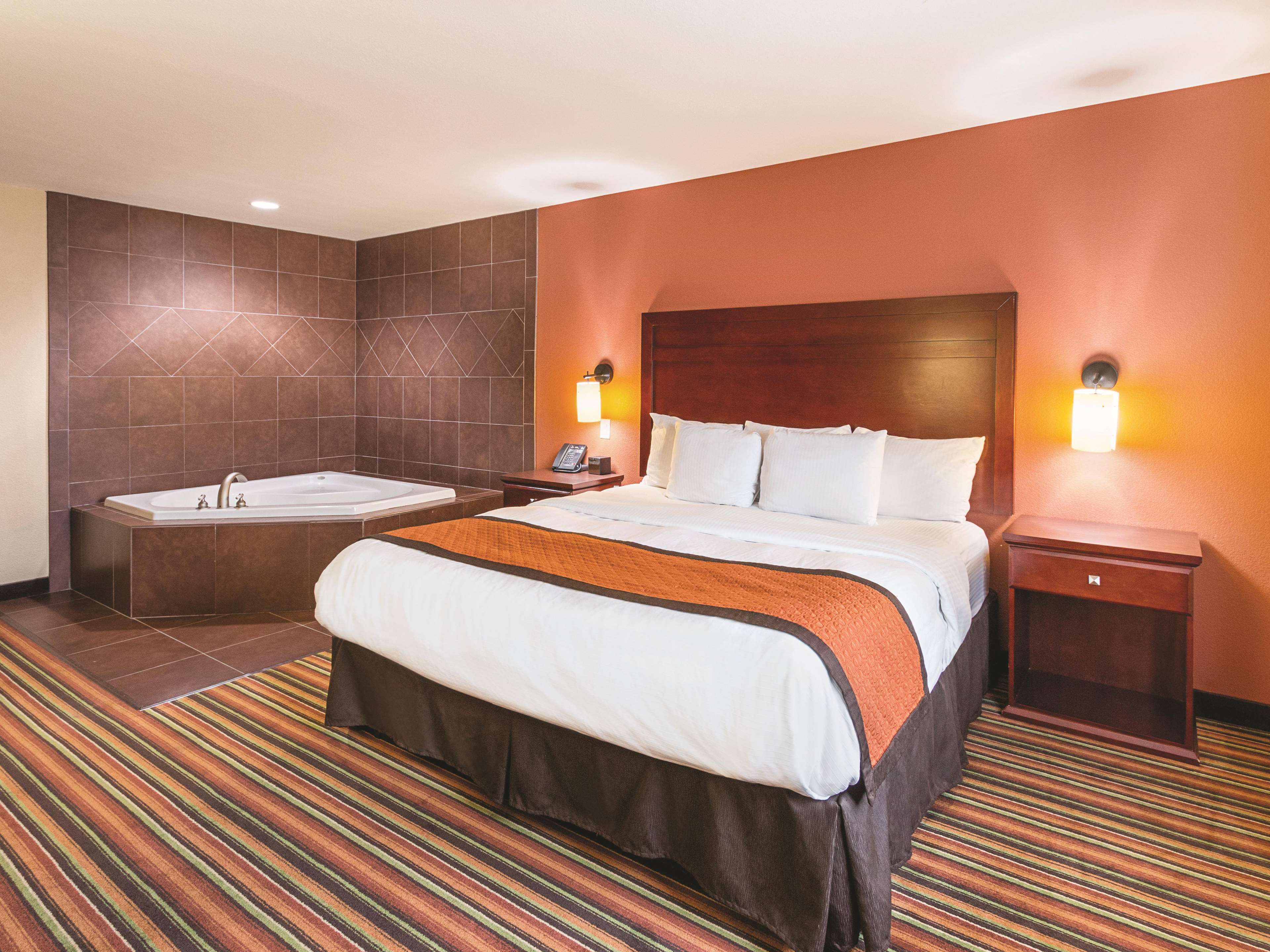 La Quinta Inn & Suites by Wyndham Woodway - Waco South