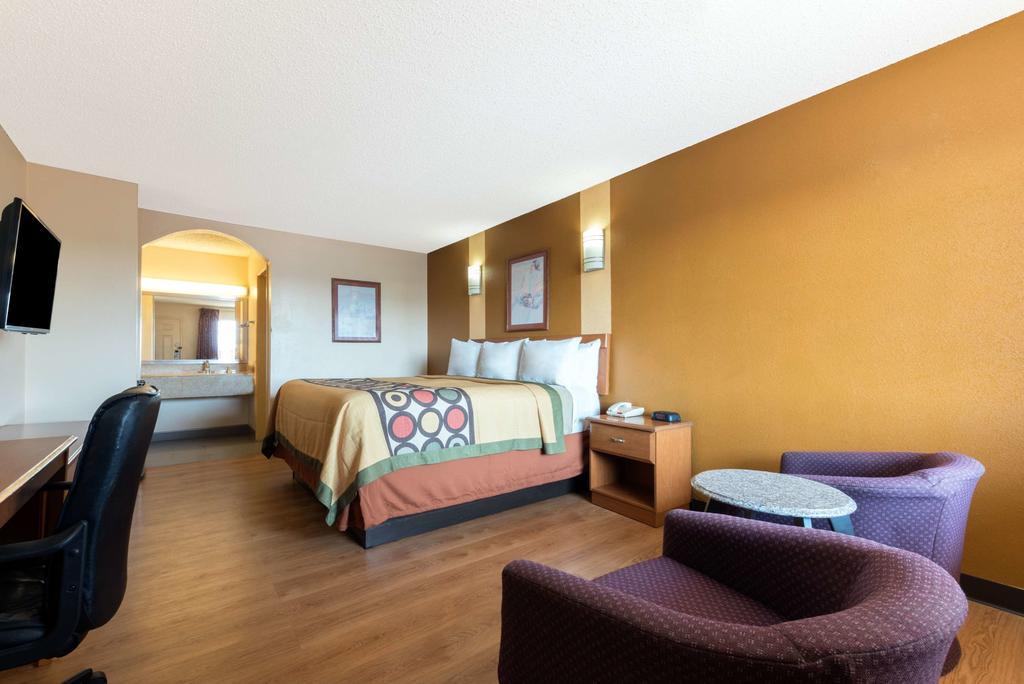 Super 8 by Wyndham Waco/Mall area TX