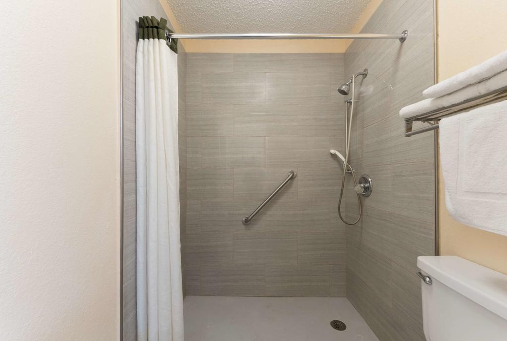 Super 8 by Wyndham Waco/Mall area TX