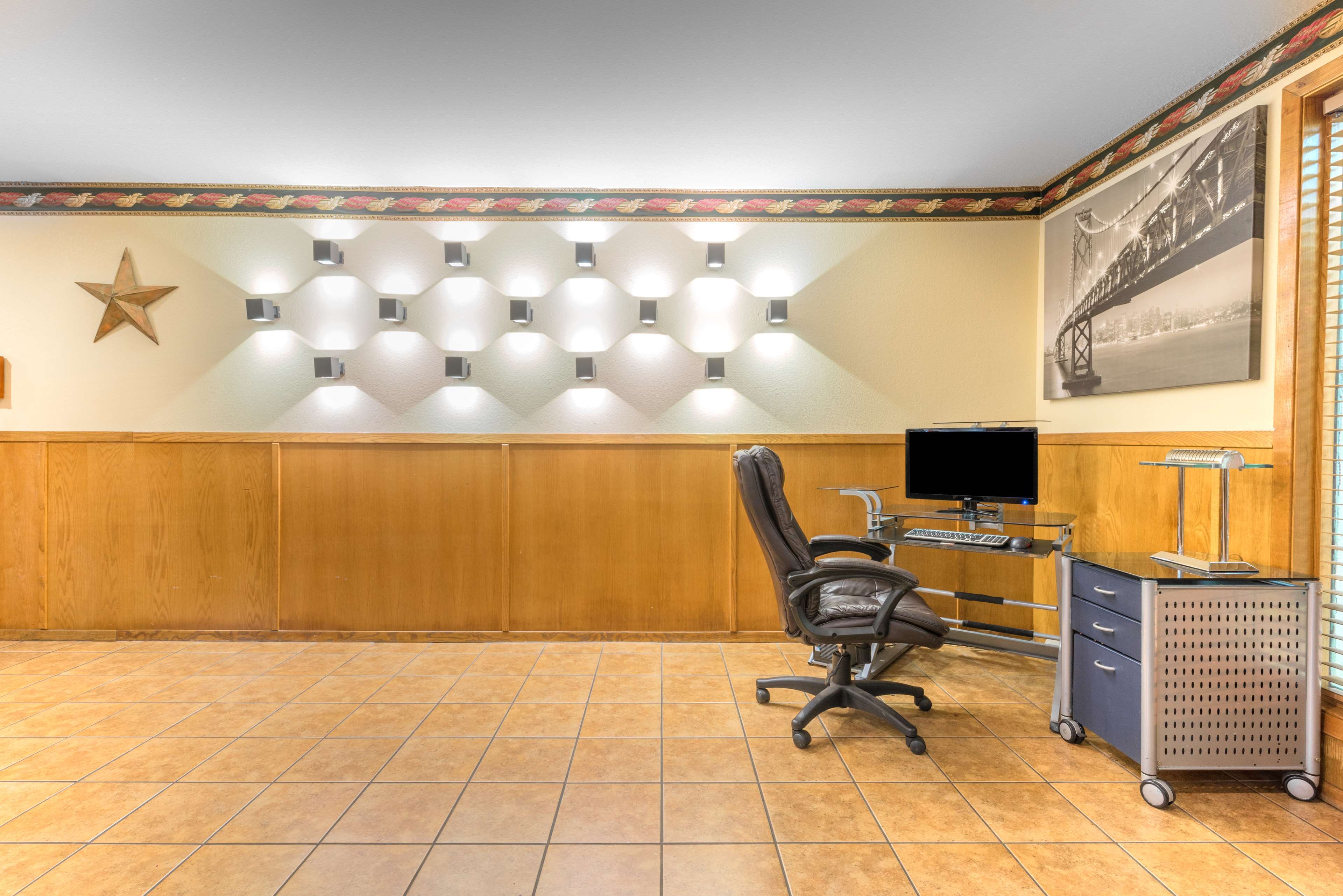 Super 8 by Wyndham Waco University Area