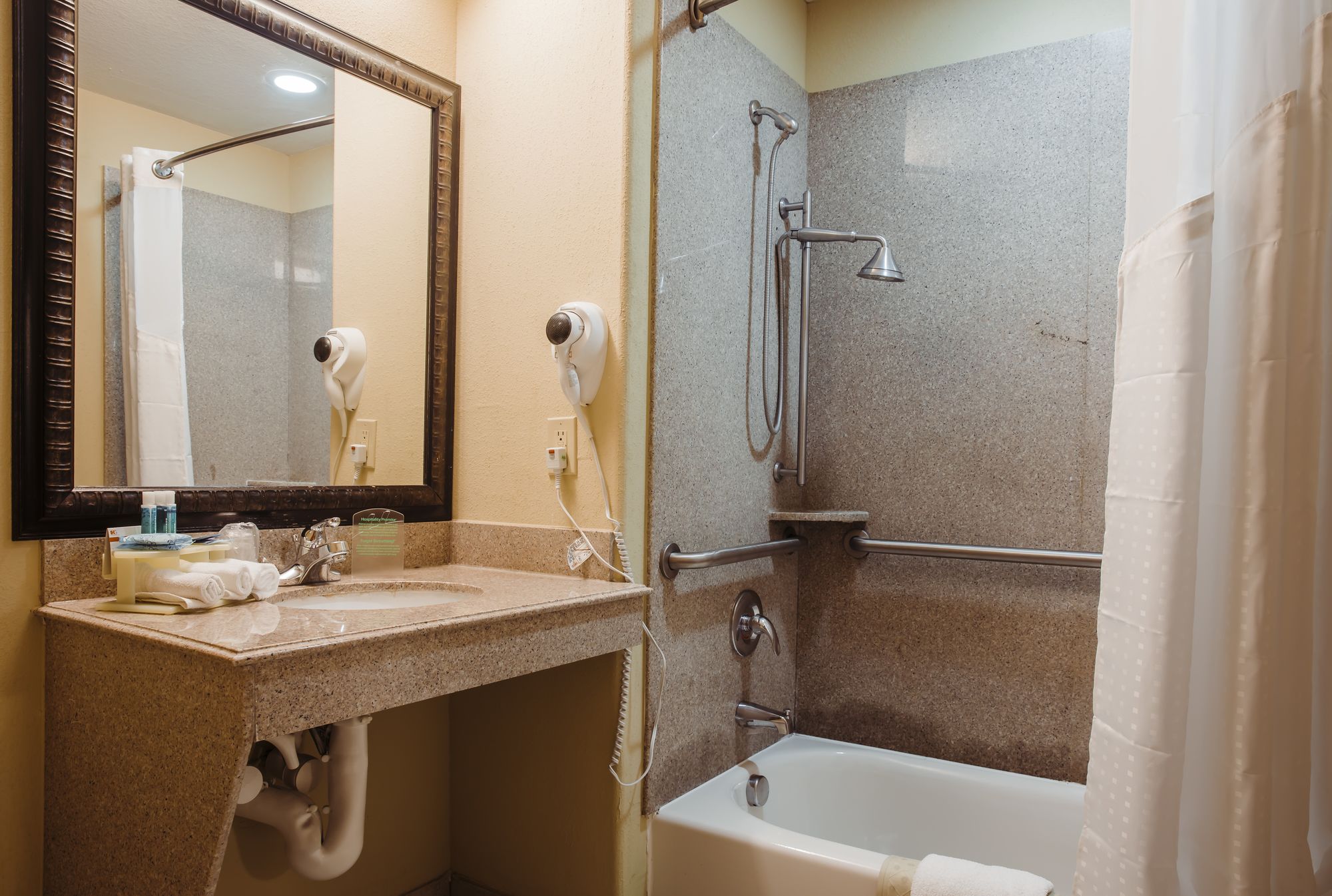 Holiday Inn Express & Suites Waller - Prairie View