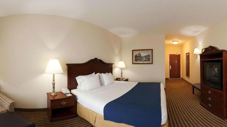 Holiday Inn Express & Suites Waxahachie
