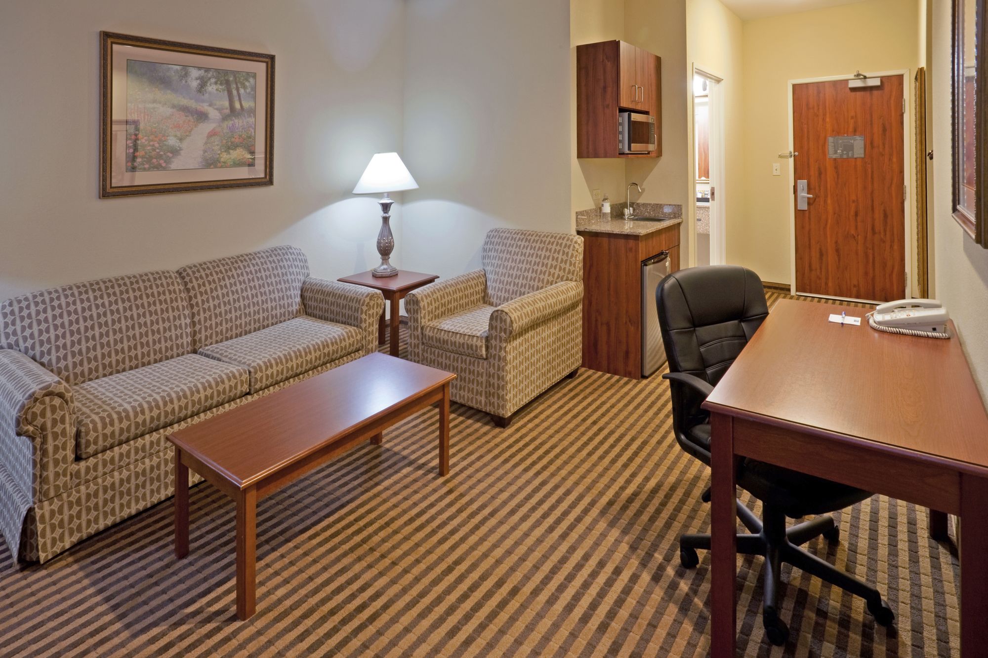 Holiday Inn Express & Suites Waxahachie