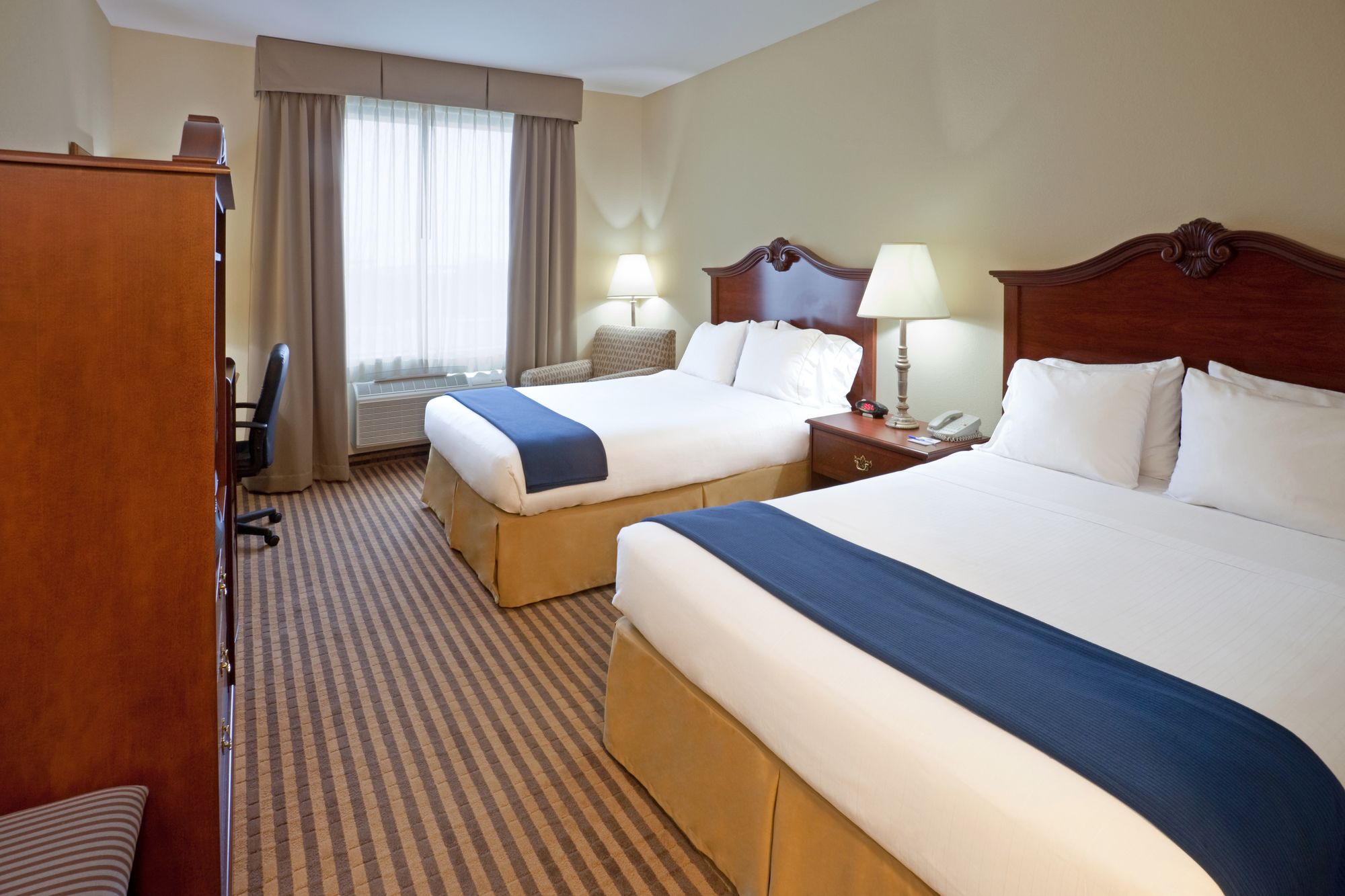 Holiday Inn Express & Suites Waxahachie