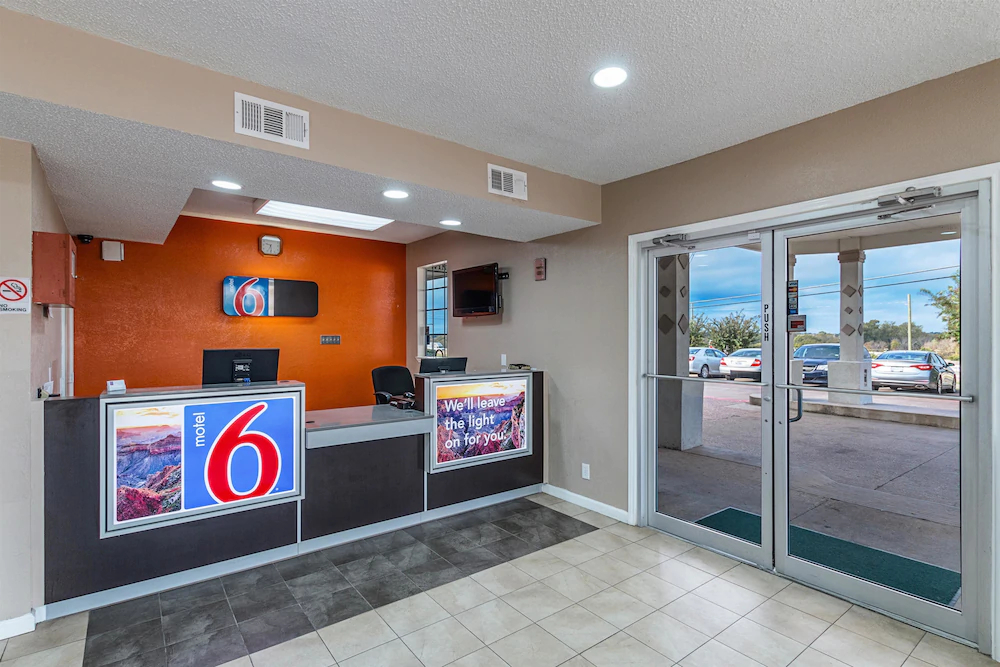Motel 6 Waxahachie