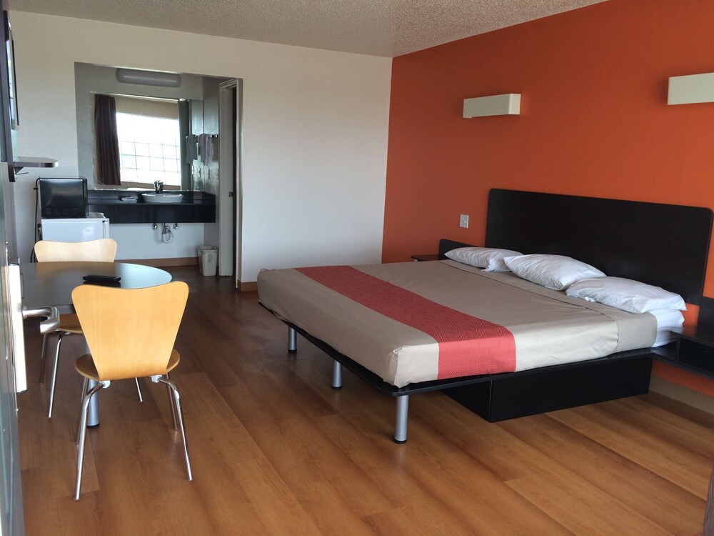 Motel 6 Waxahachie
