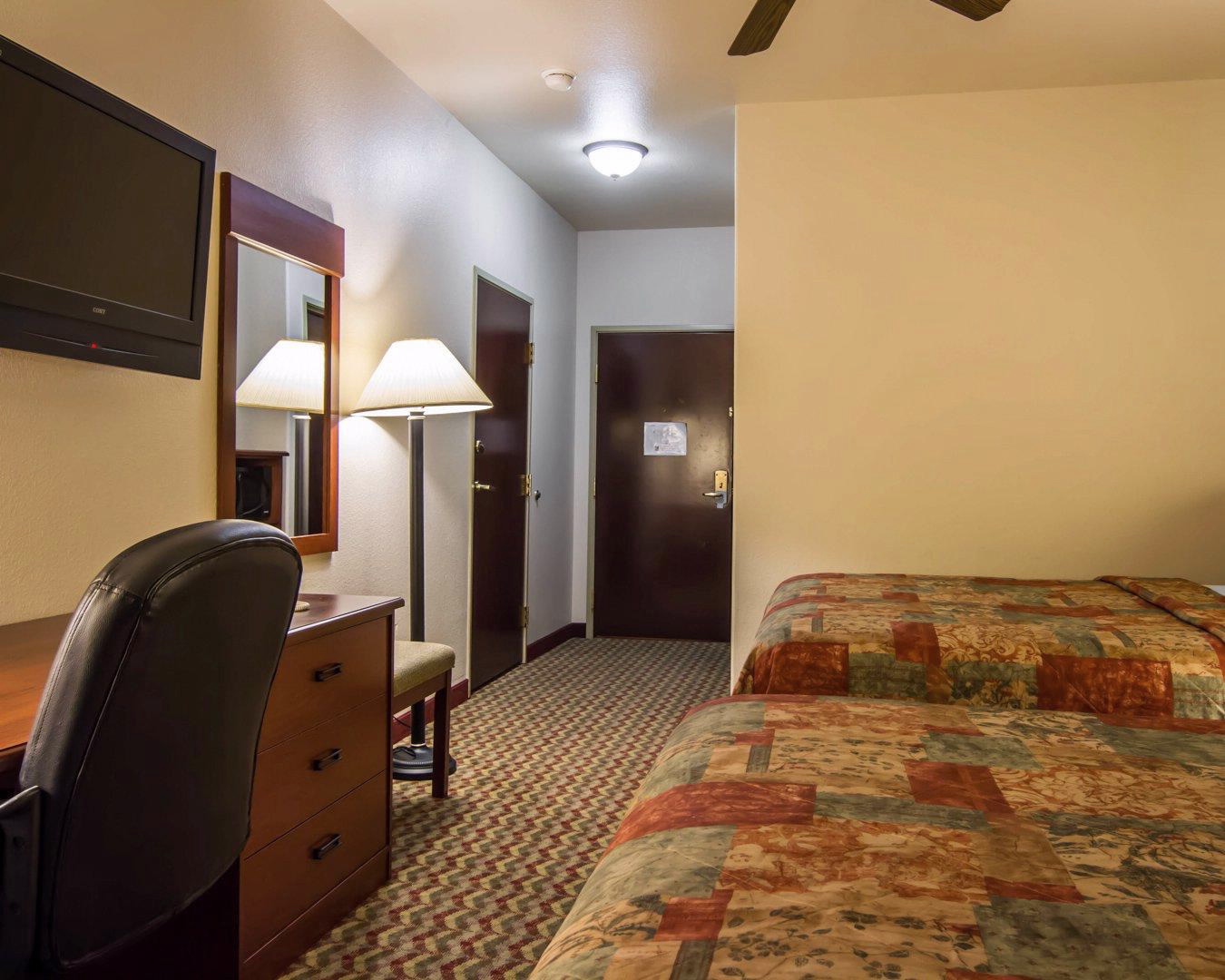 Clarion Inn & Suites Weatherford