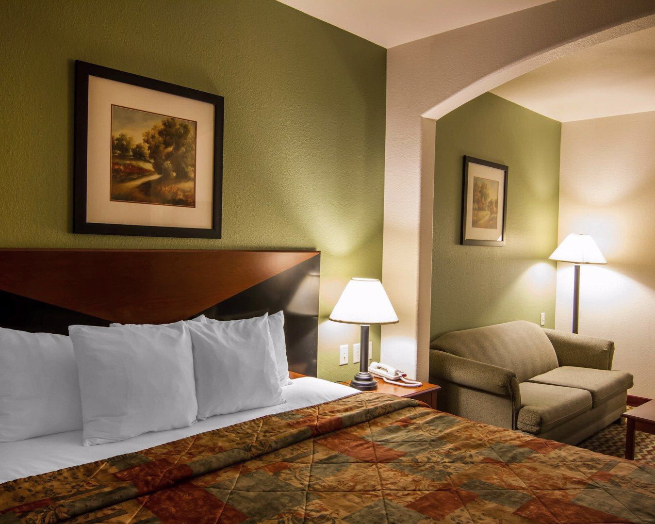 Clarion Inn & Suites Weatherford