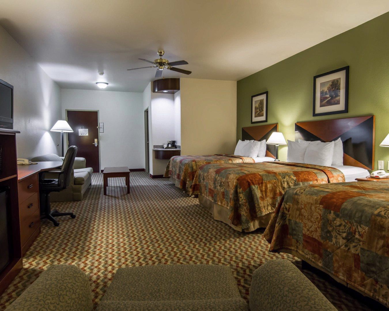 Clarion Inn & Suites Weatherford