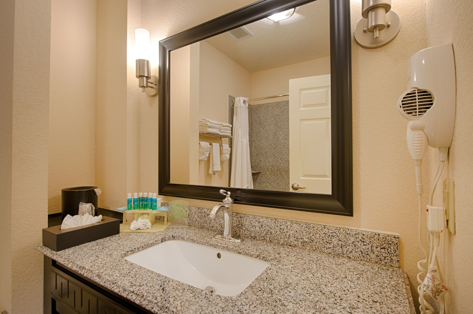 Holiday Inn Express & Suites Houston Space Center - Clear Lake