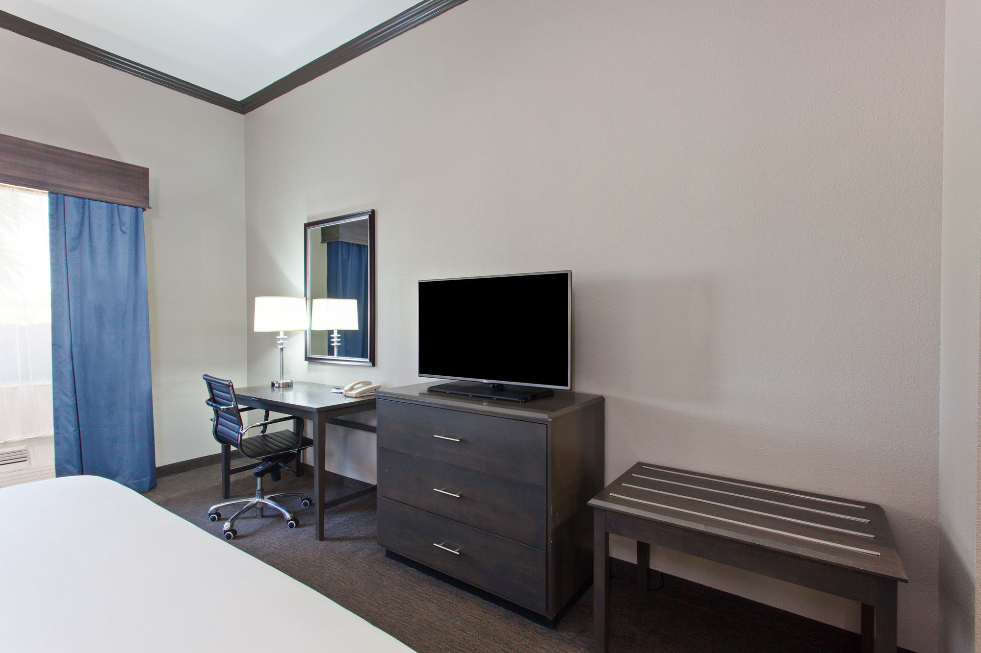 Holiday Inn Express & Suites Wharton