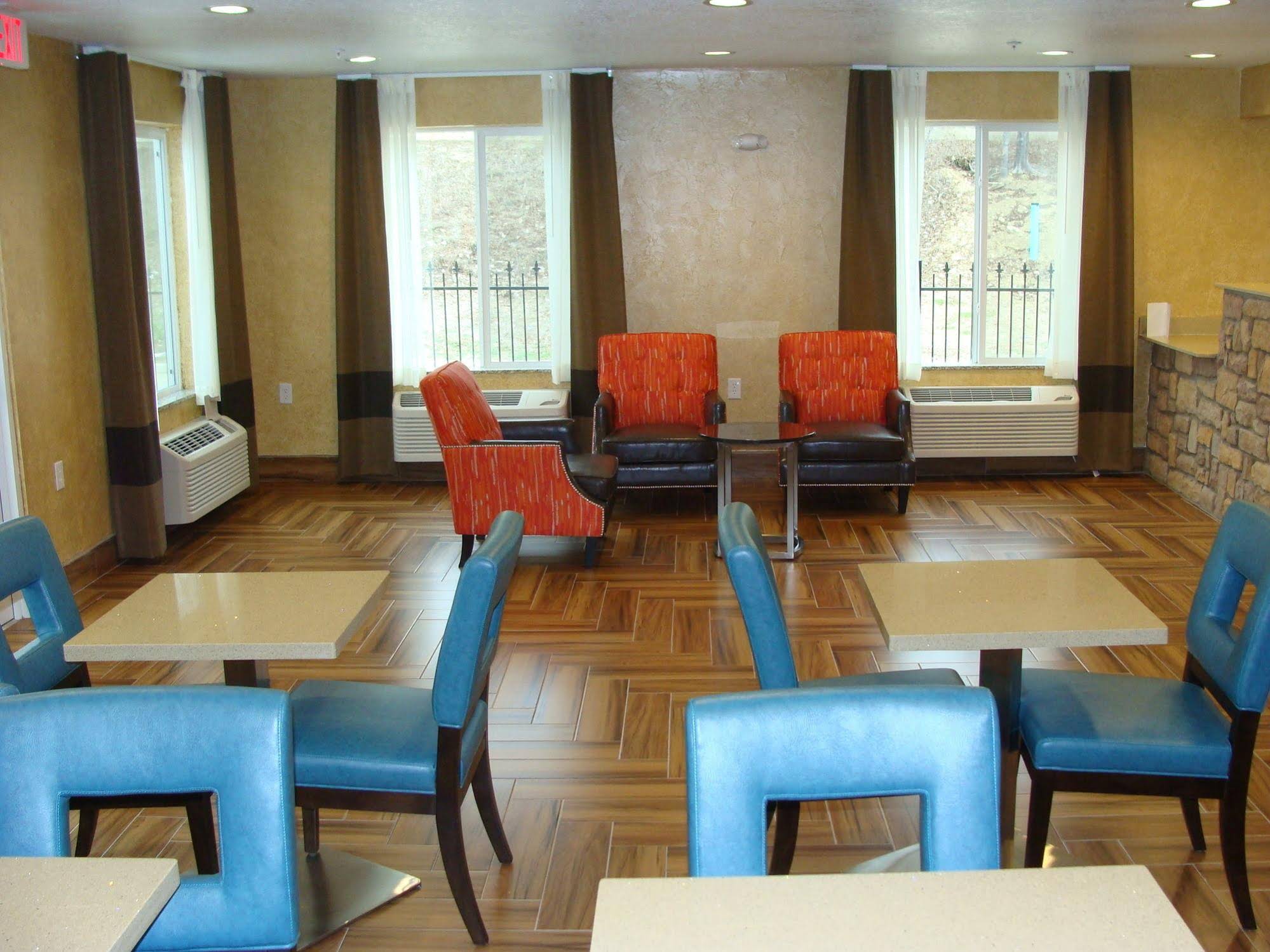 Scottish Inns And Suites White