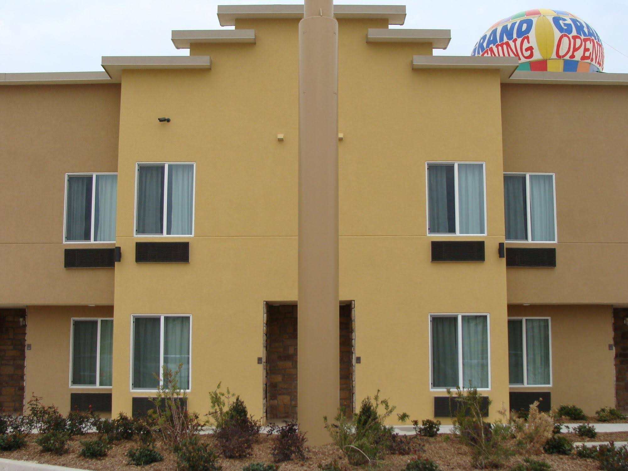Scottish Inns And Suites White