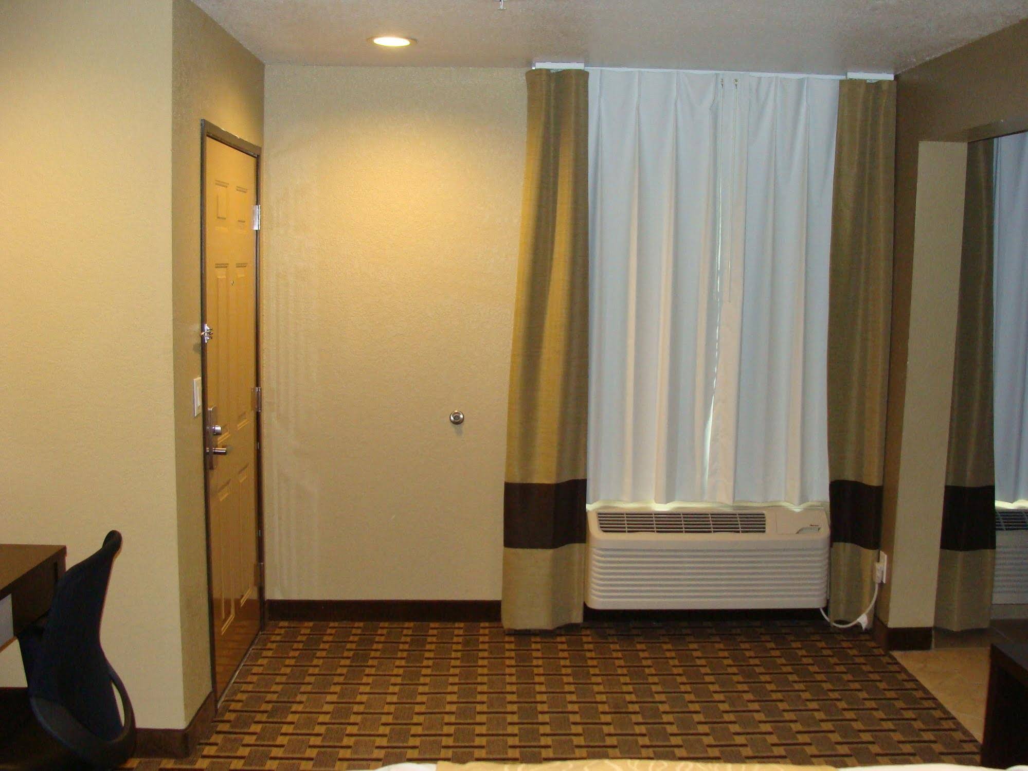 Scottish Inns And Suites White