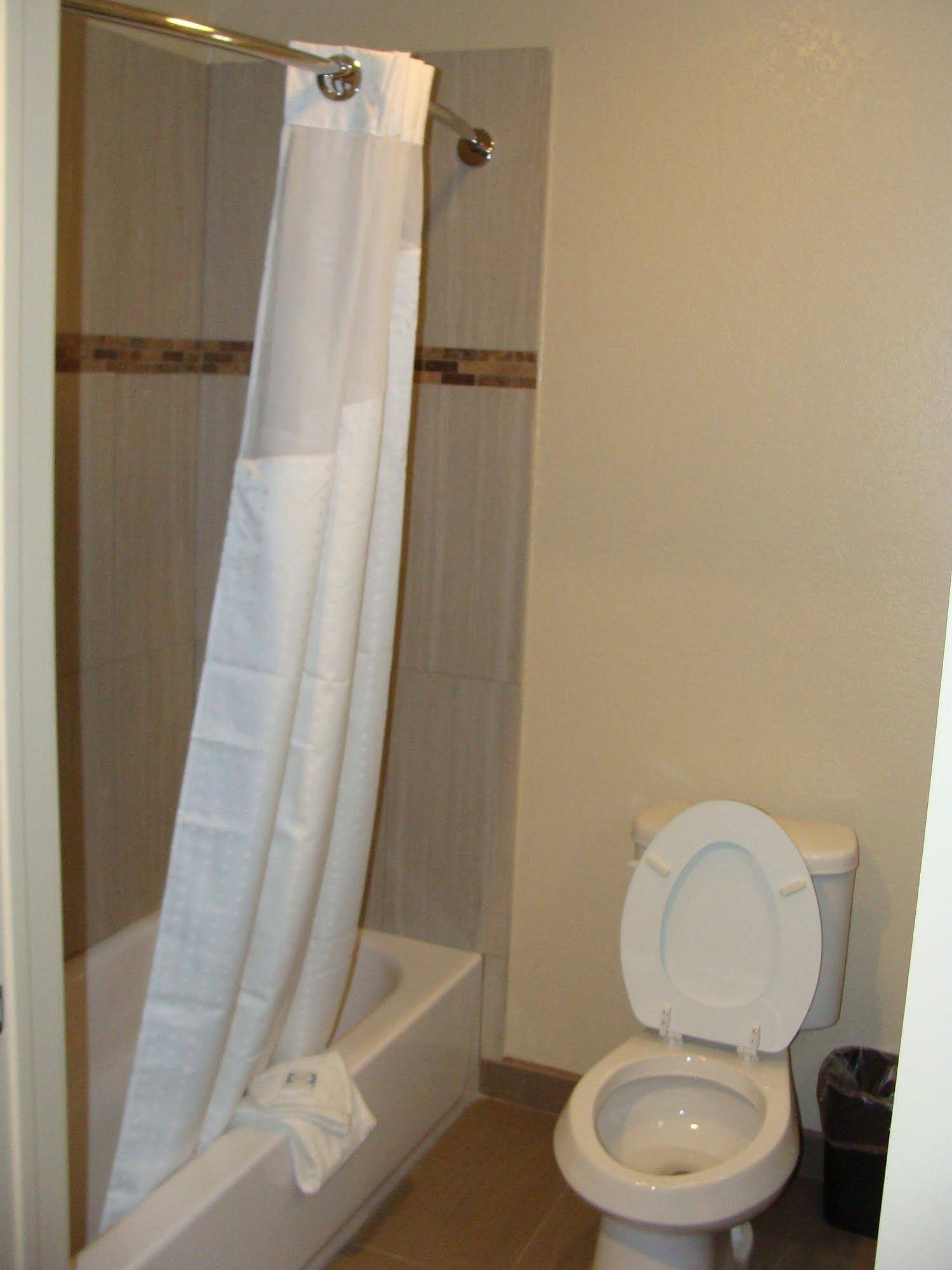 Scottish Inns And Suites White