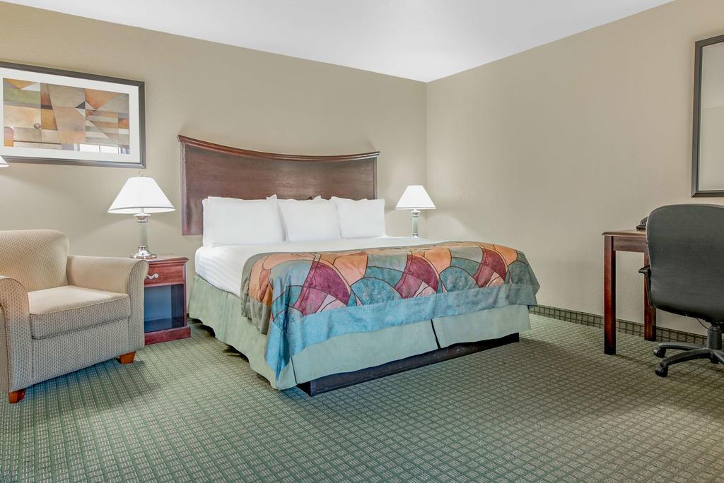 Baymont by Wyndham Wichita Falls