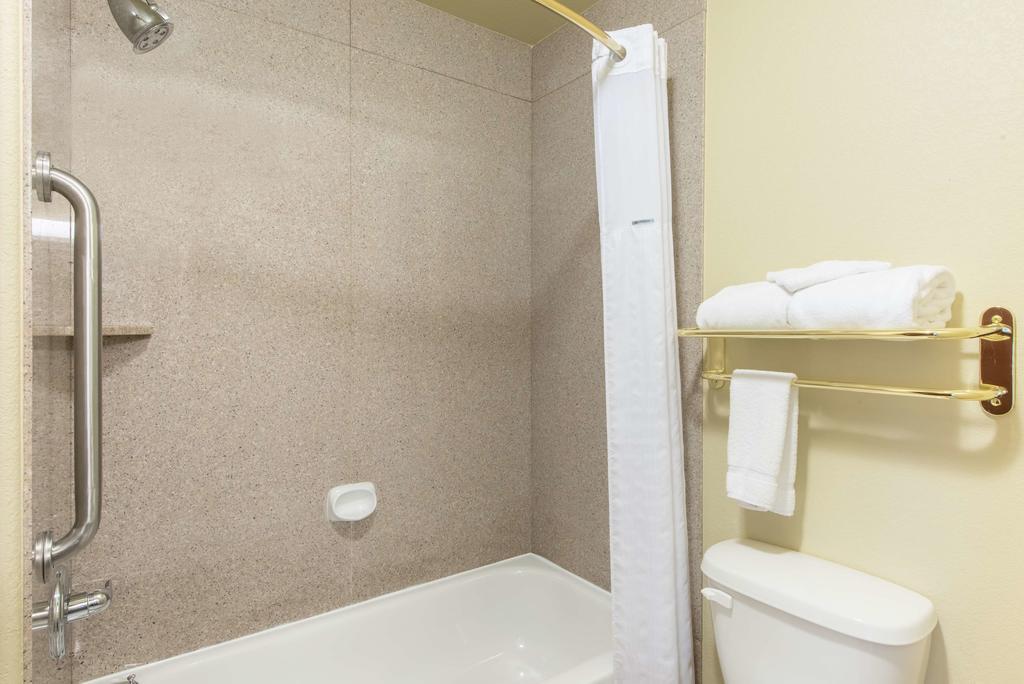 Baymont by Wyndham Wichita Falls