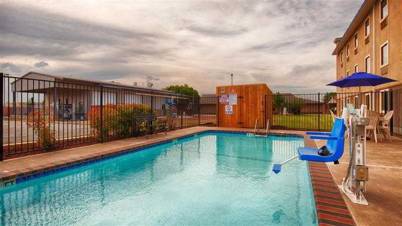 Best Western Plus University Inn & Suites