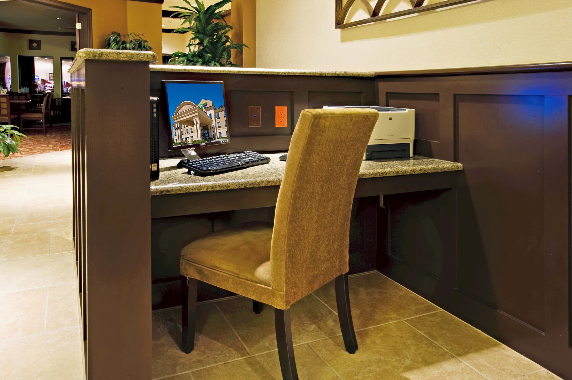 Holiday Inn Express Hotel & Suites Wichita Falls
