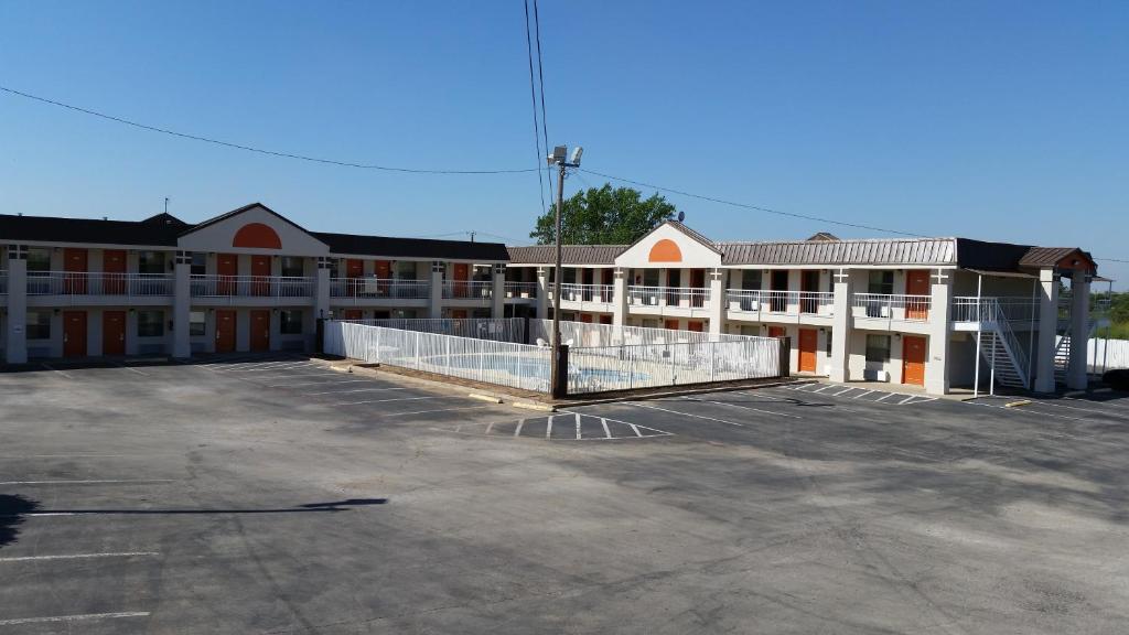 Super 8 by Wyndham Wichita Falls