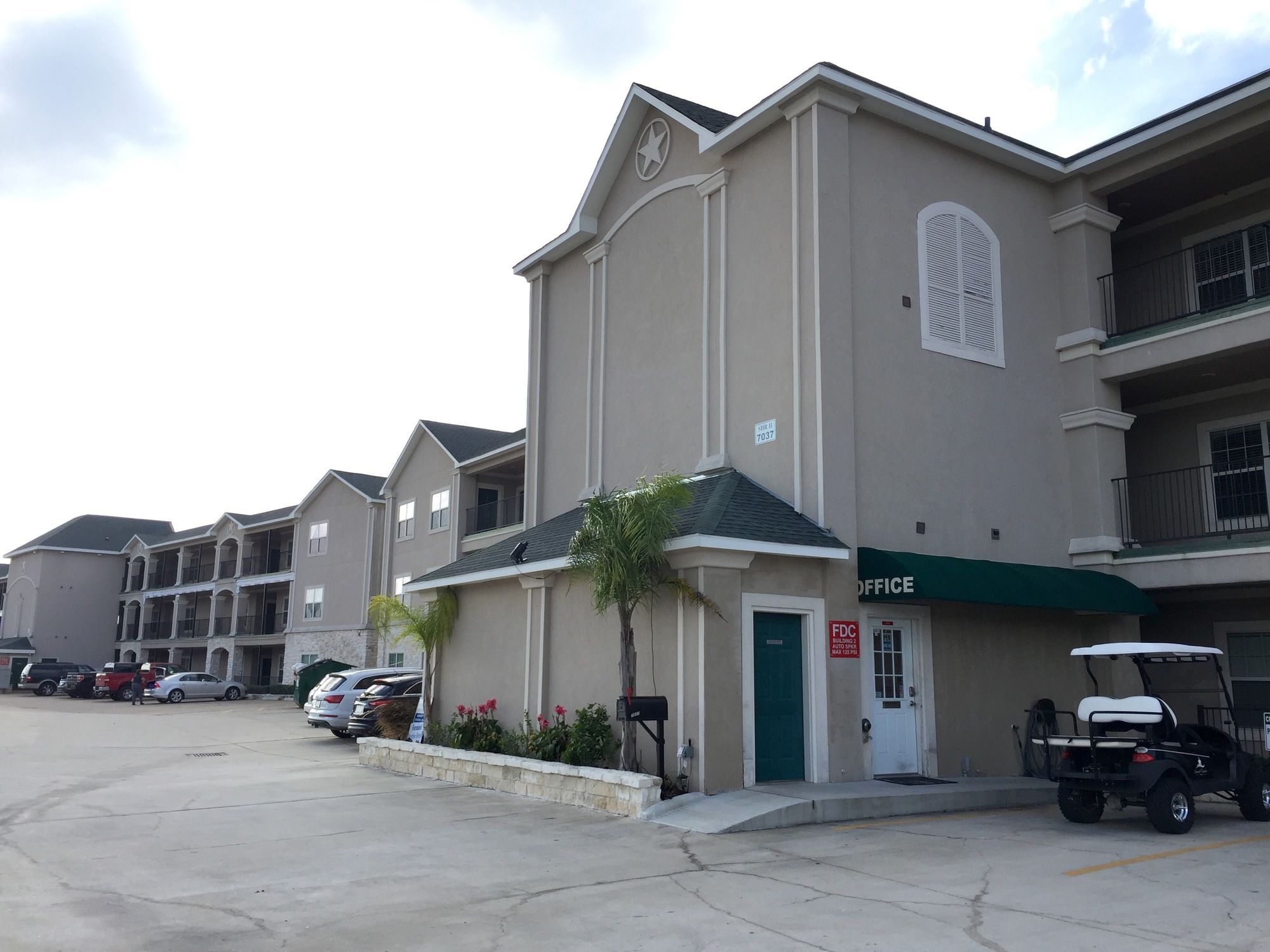 Southern Empress Lakeside Condominiums