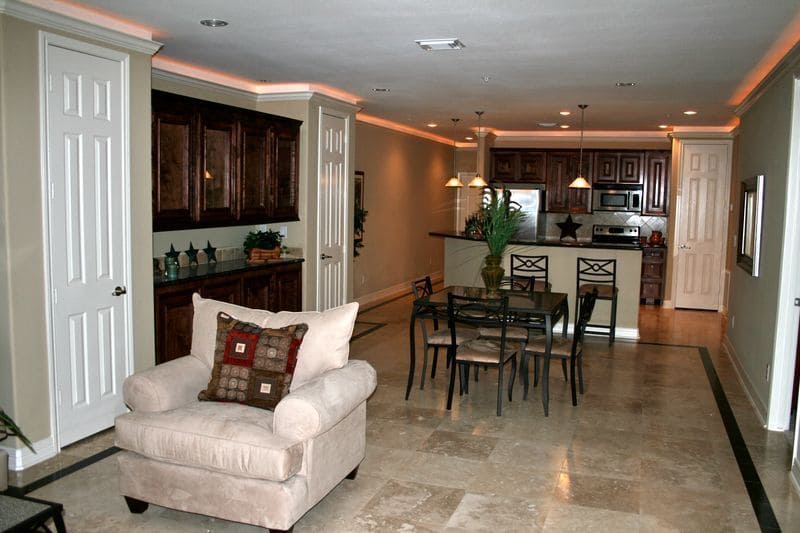 Southern Empress Lakeside Condominiums