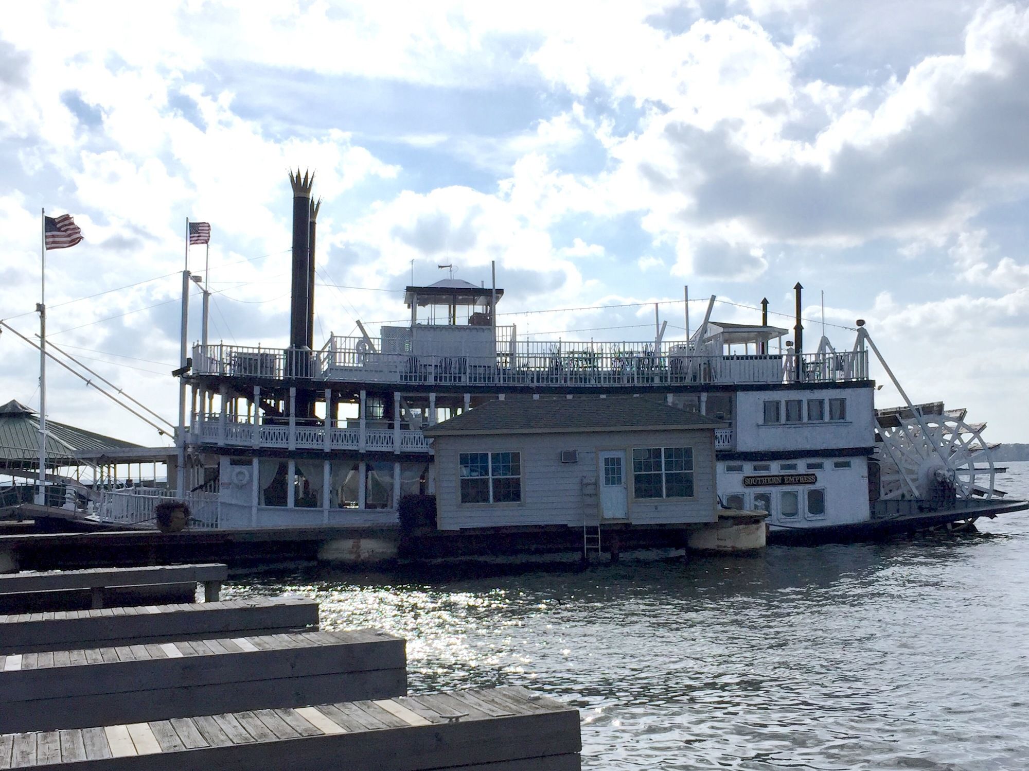 Southern Empress Lakeside Condominiums