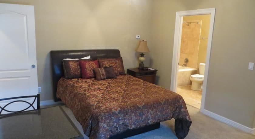 Southern Empress Lakeside Condominiums