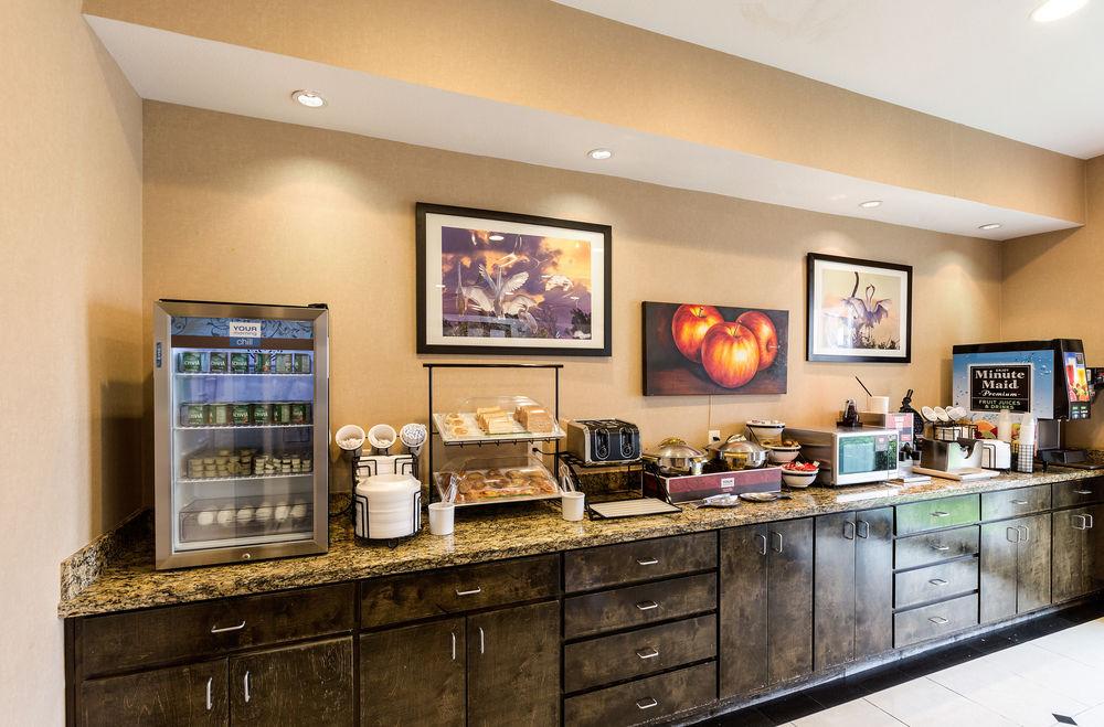 Comfort Inn & Suites