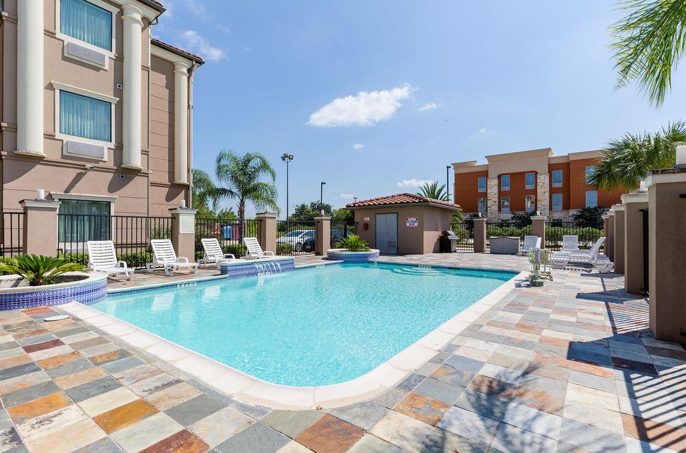 Comfort Inn & Suites