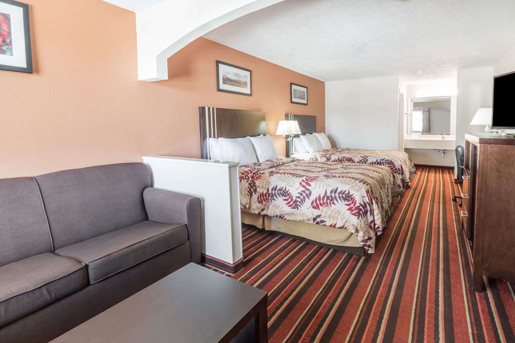 Days Inn & Suites by Wyndham Winnie