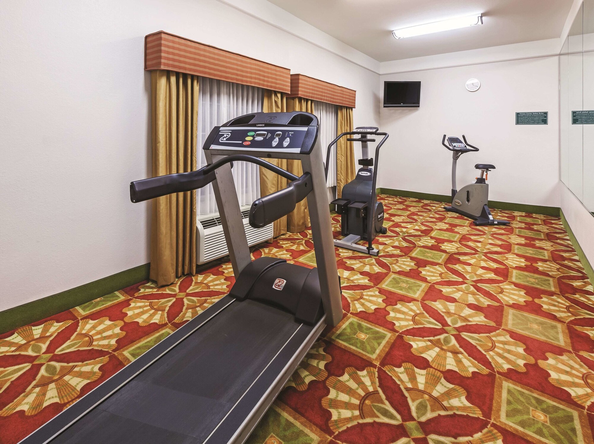 La Quinta Inn & Suites by Wyndham Winnie