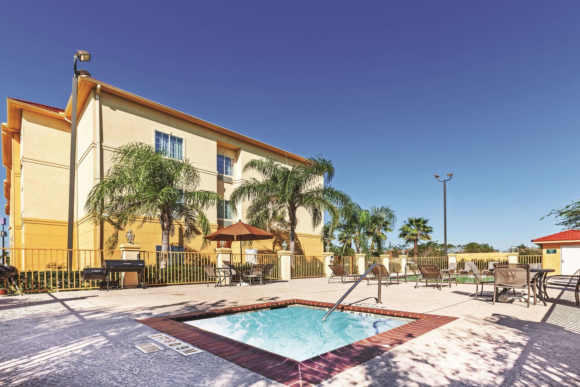La Quinta Inn & Suites by Wyndham Winnie