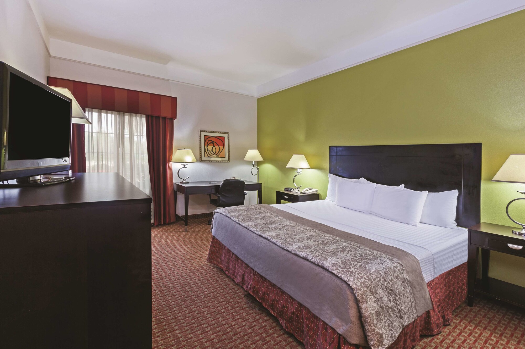 La Quinta Inn & Suites by Wyndham Winnie