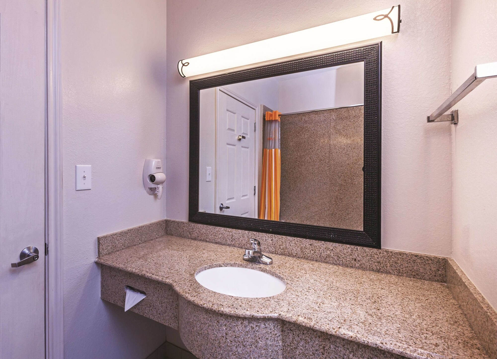 La Quinta Inn & Suites by Wyndham Winnie