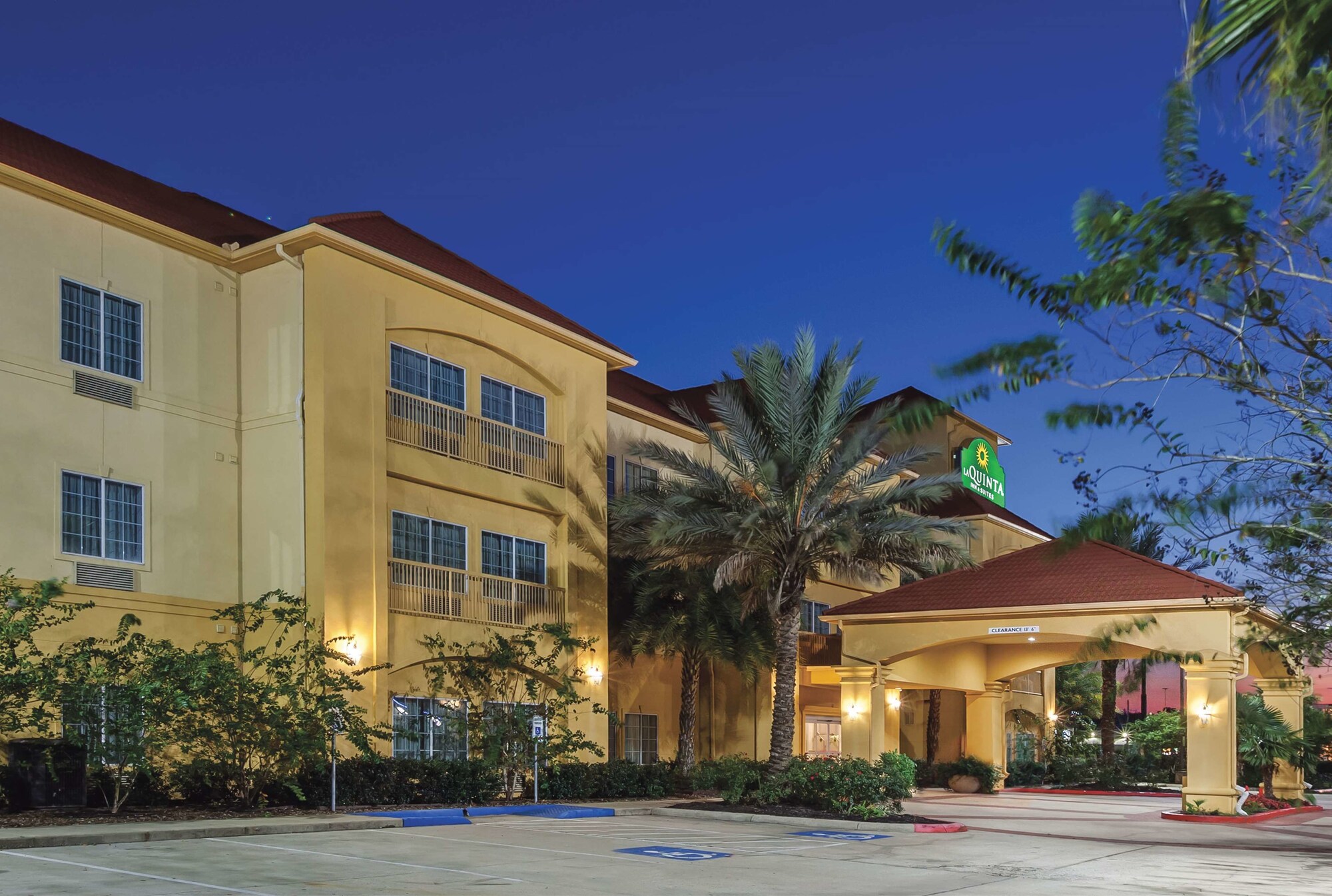 La Quinta Inn & Suites by Wyndham Winnie