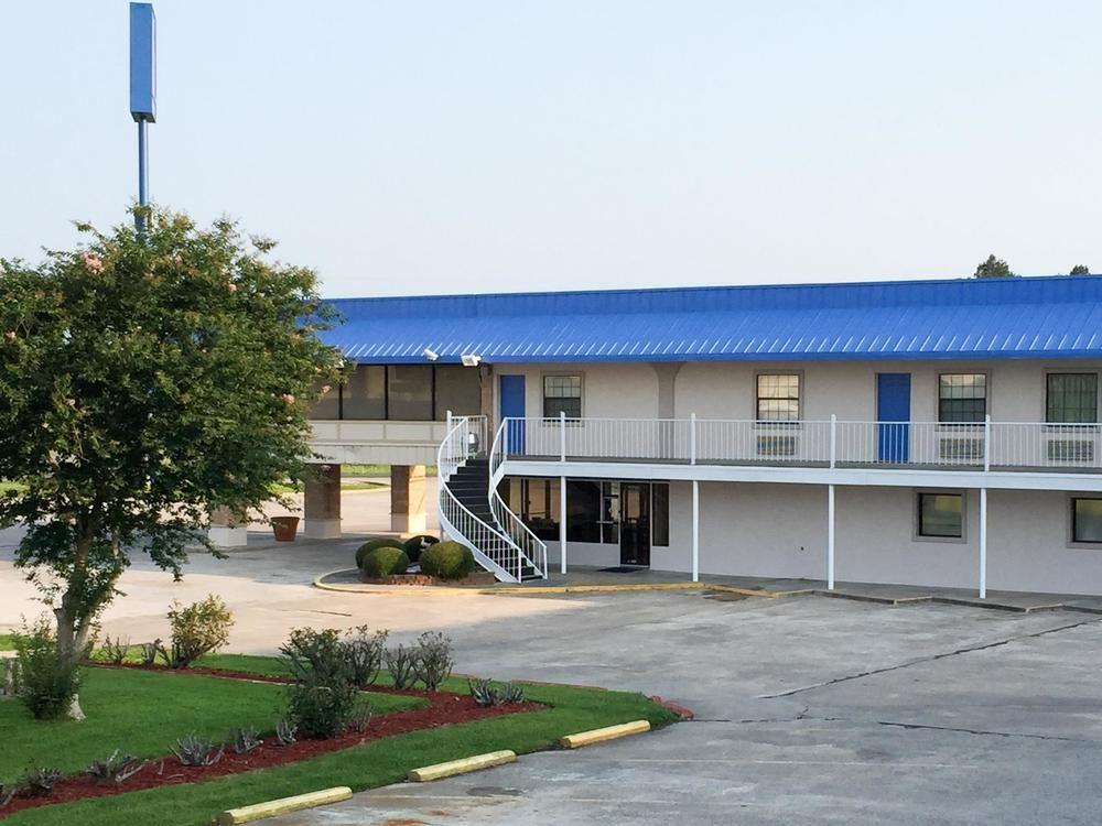 Motel 6 Winnie Tx