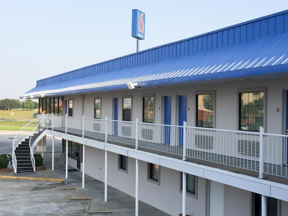 Motel 6 Winnie Tx