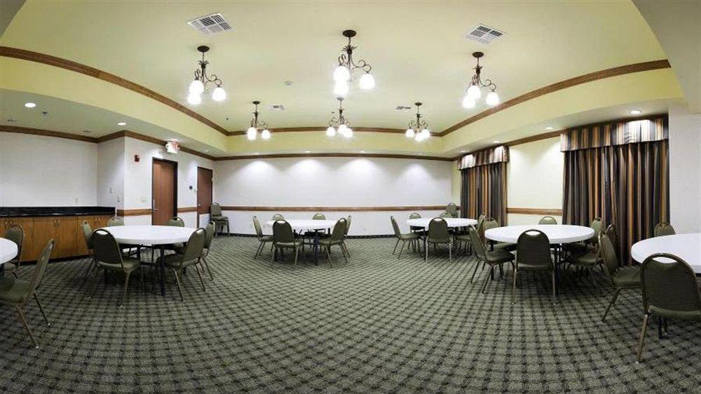 Holiday Inn Express Hotel & Suites Zapata