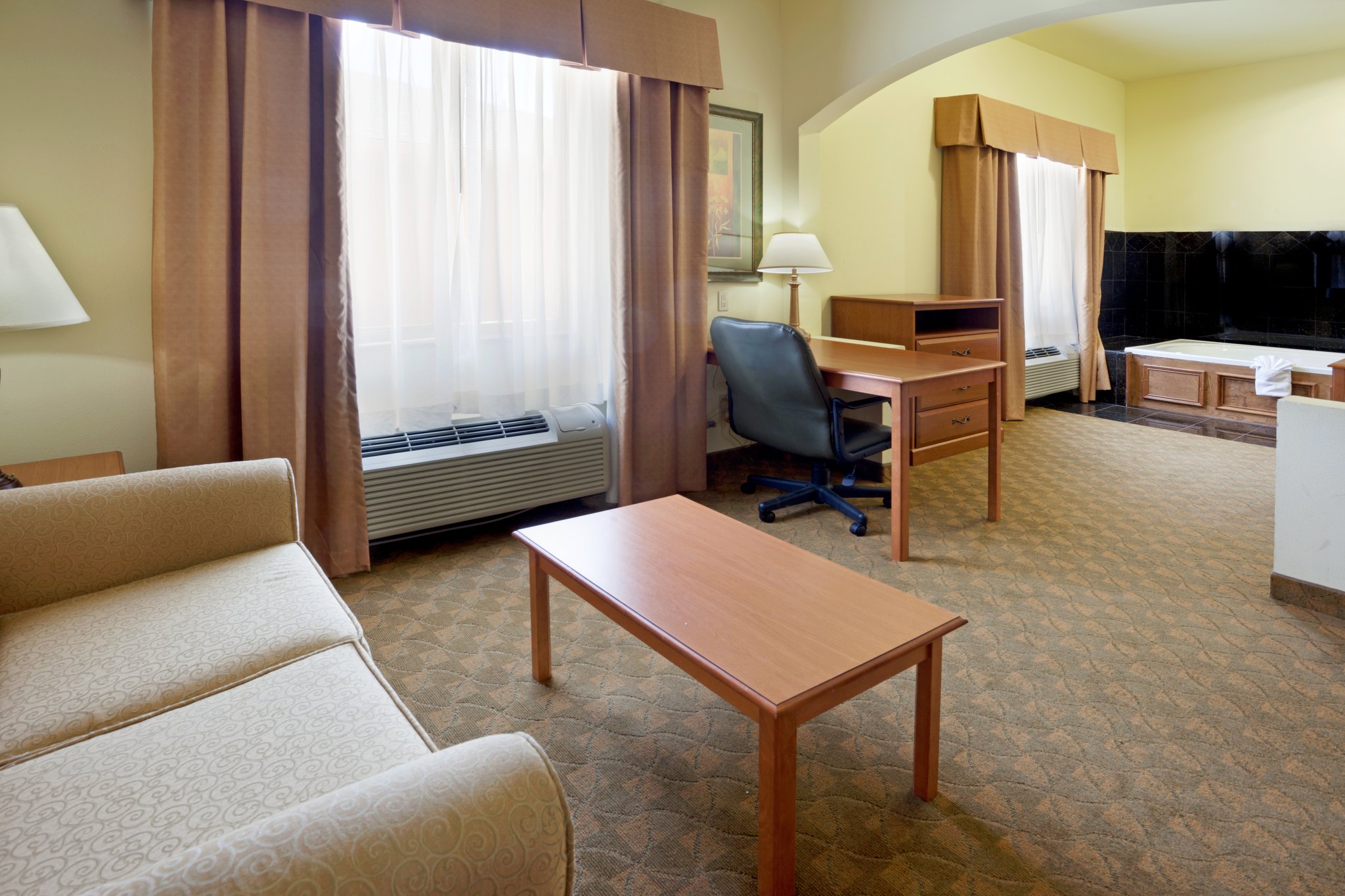 Holiday Inn Express Hotel & Suites Zapata