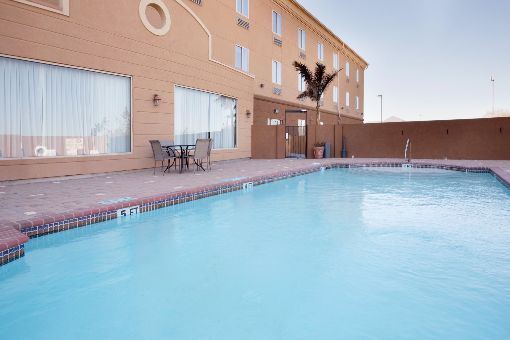Holiday Inn Express Hotel & Suites Zapata