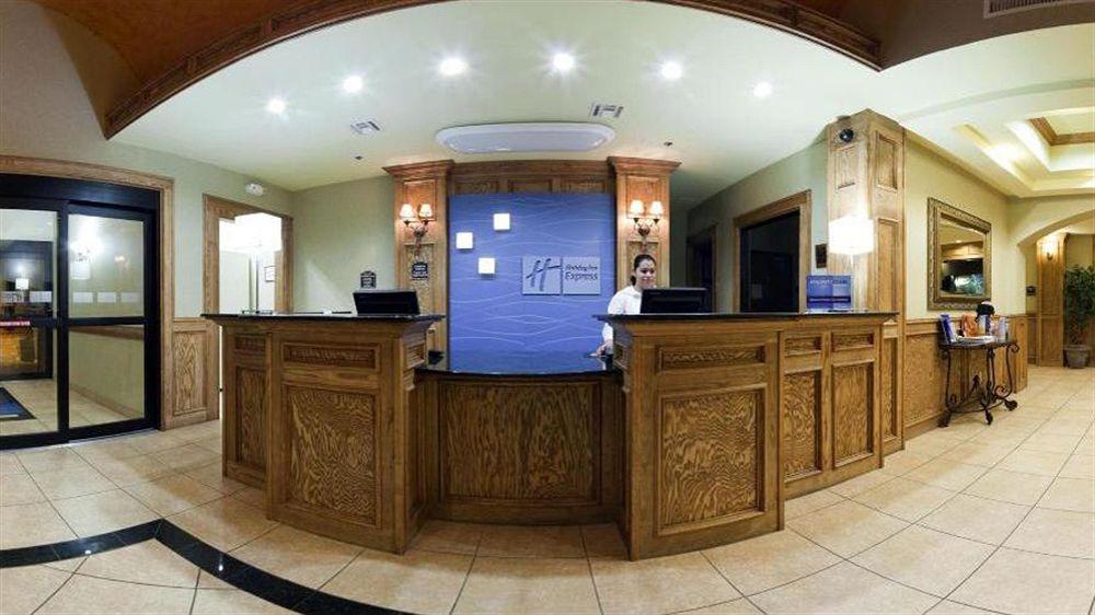 Holiday Inn Express Hotel & Suites Zapata