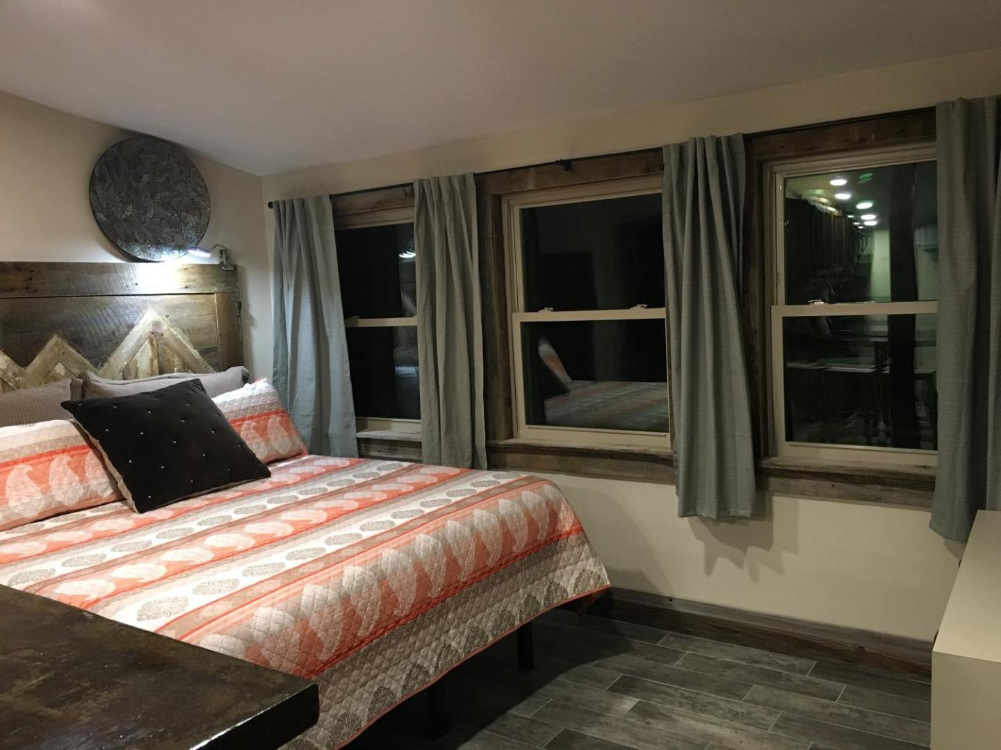Slot Canyons Inn