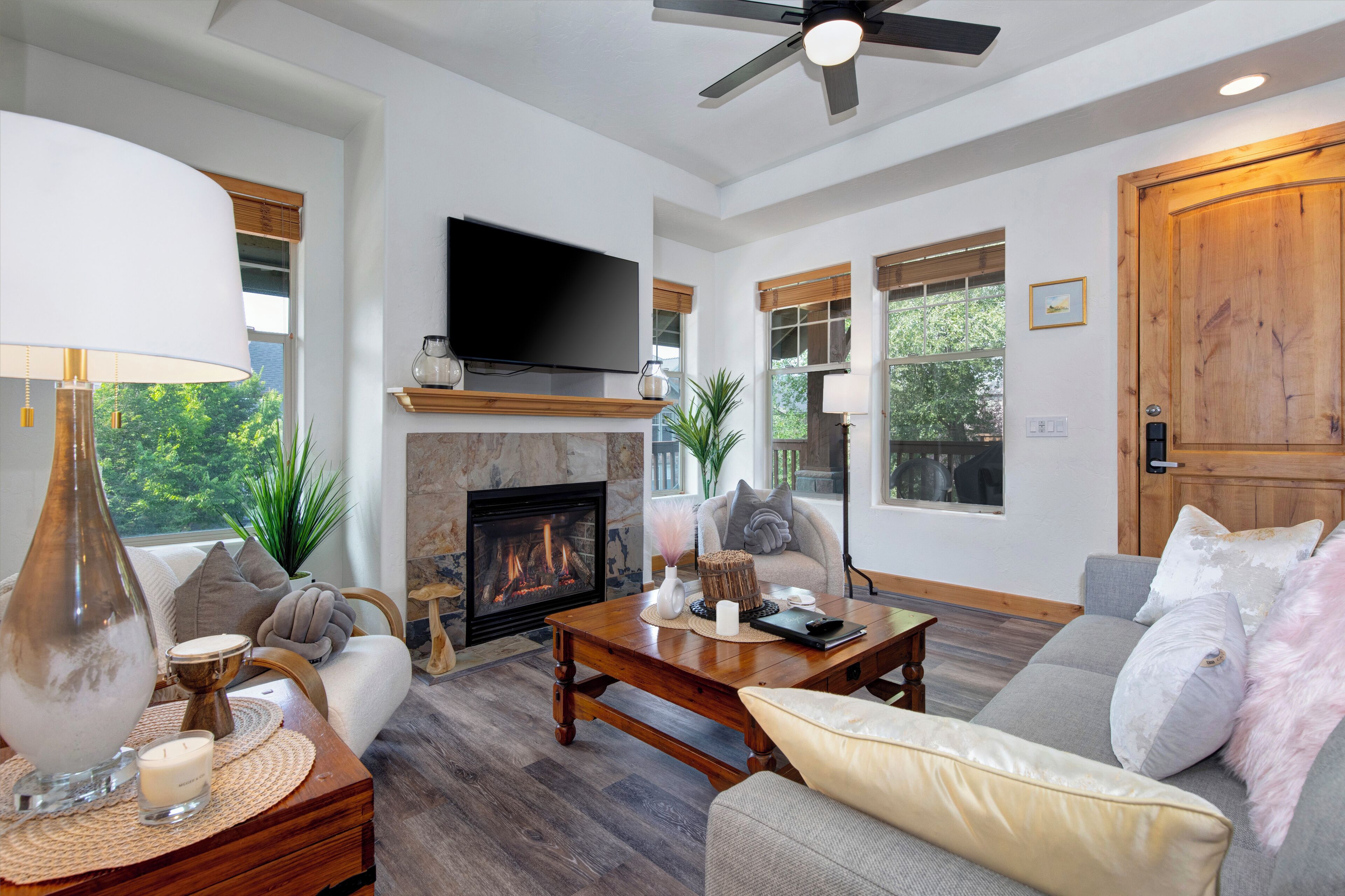 Fox Pointe at Redstone by Lespri Management