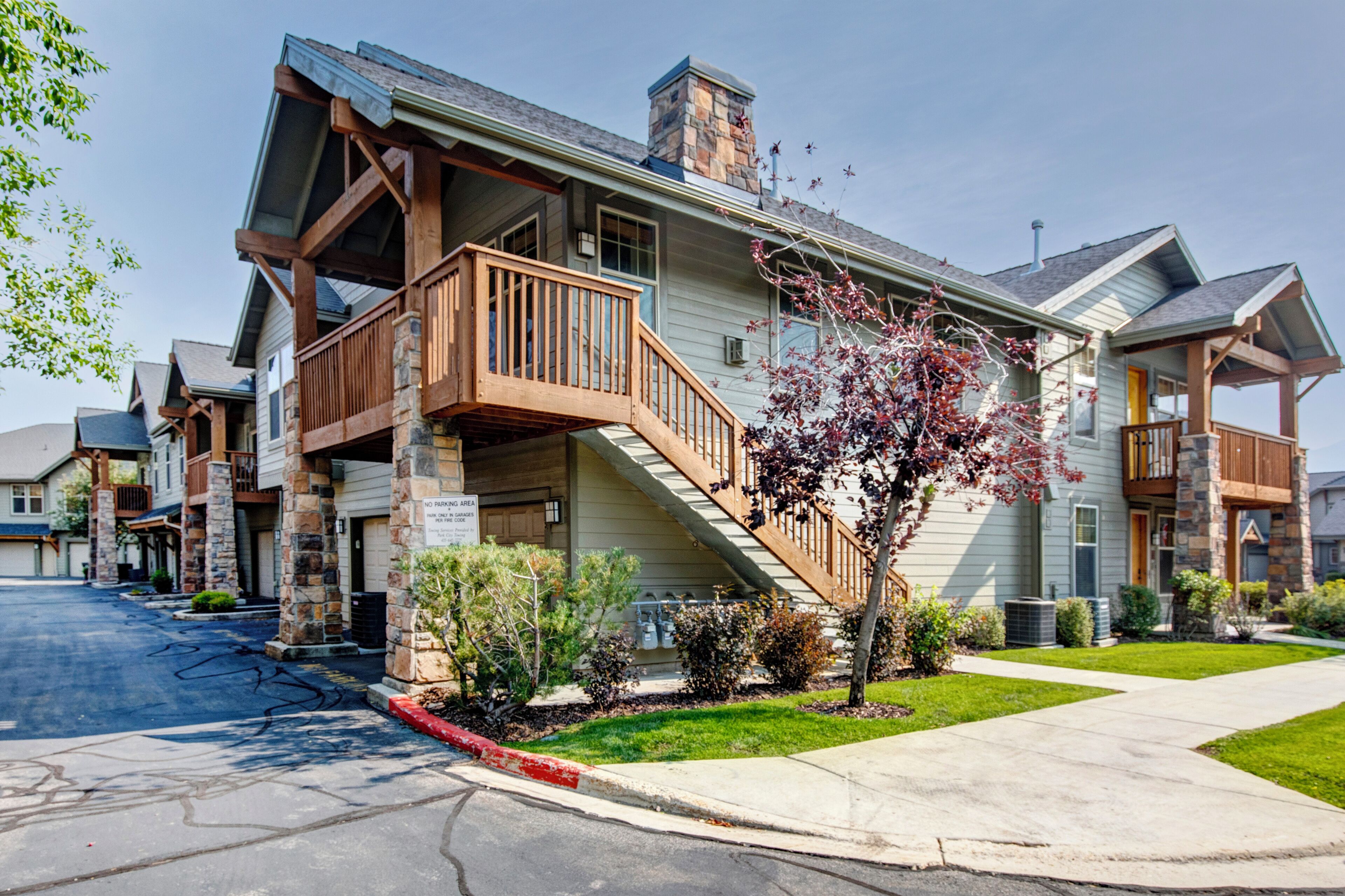 Fox Pointe at Redstone by Lespri Management