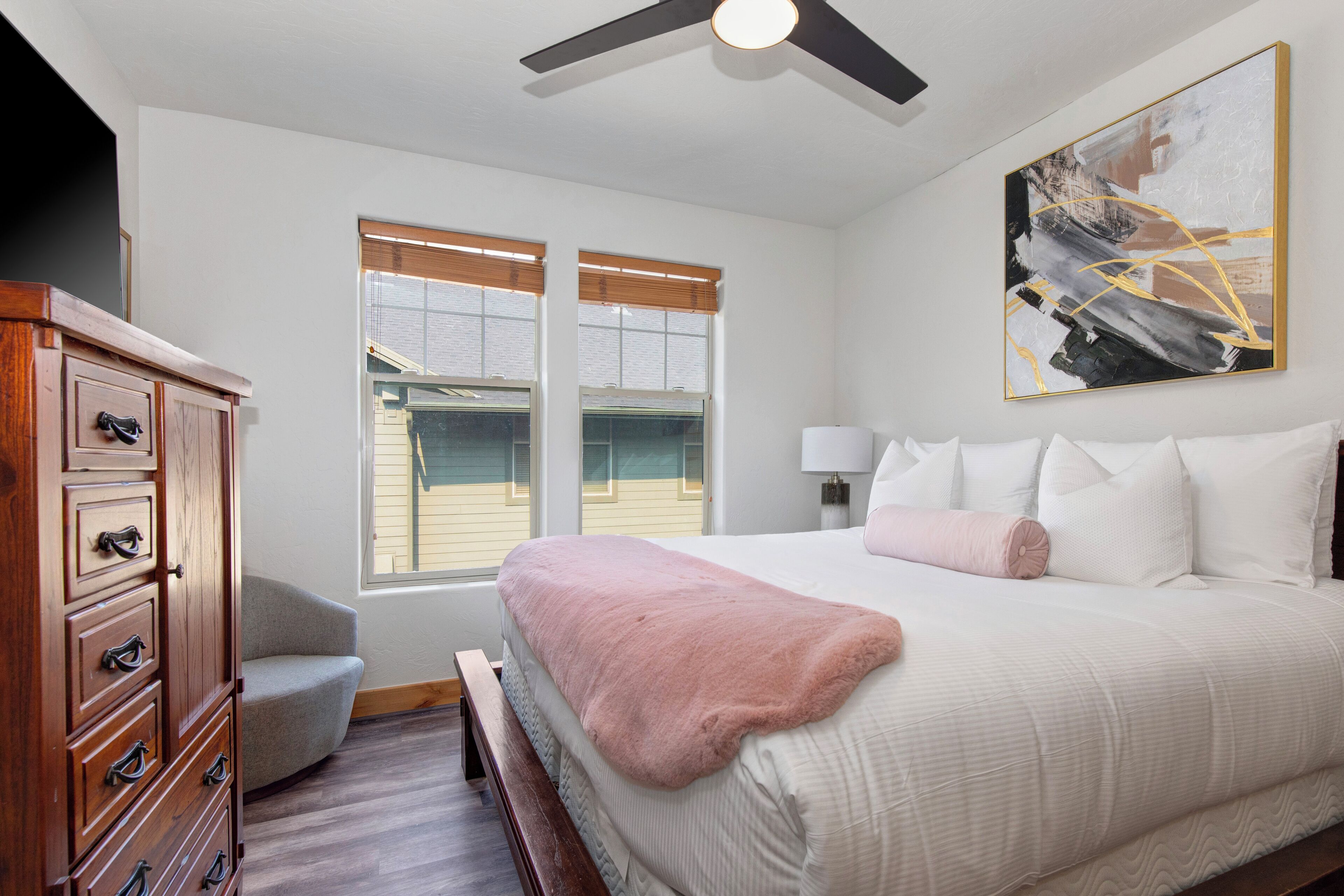 Fox Pointe at Redstone by Lespri Management