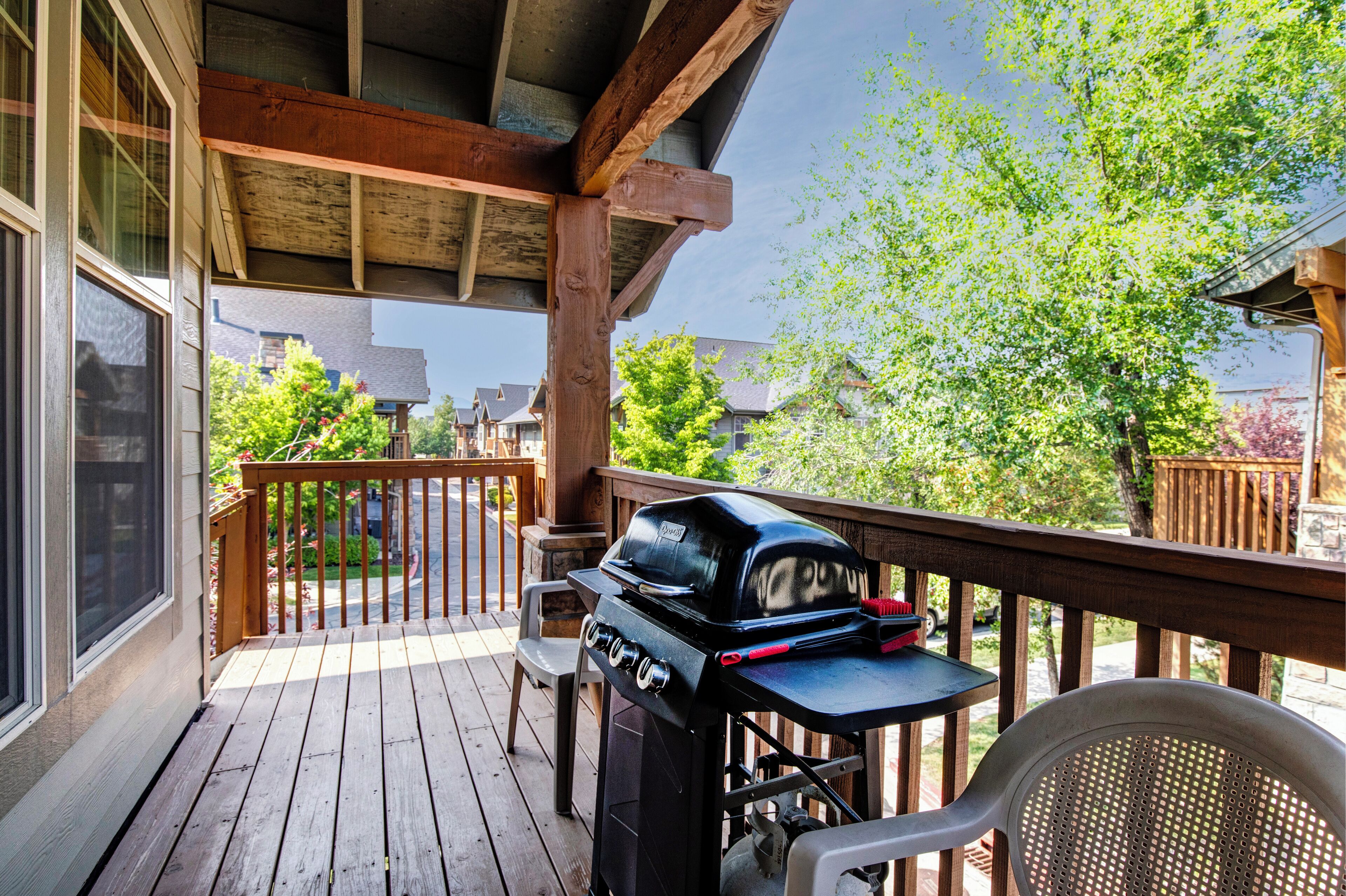 Fox Pointe at Redstone by Lespri Management