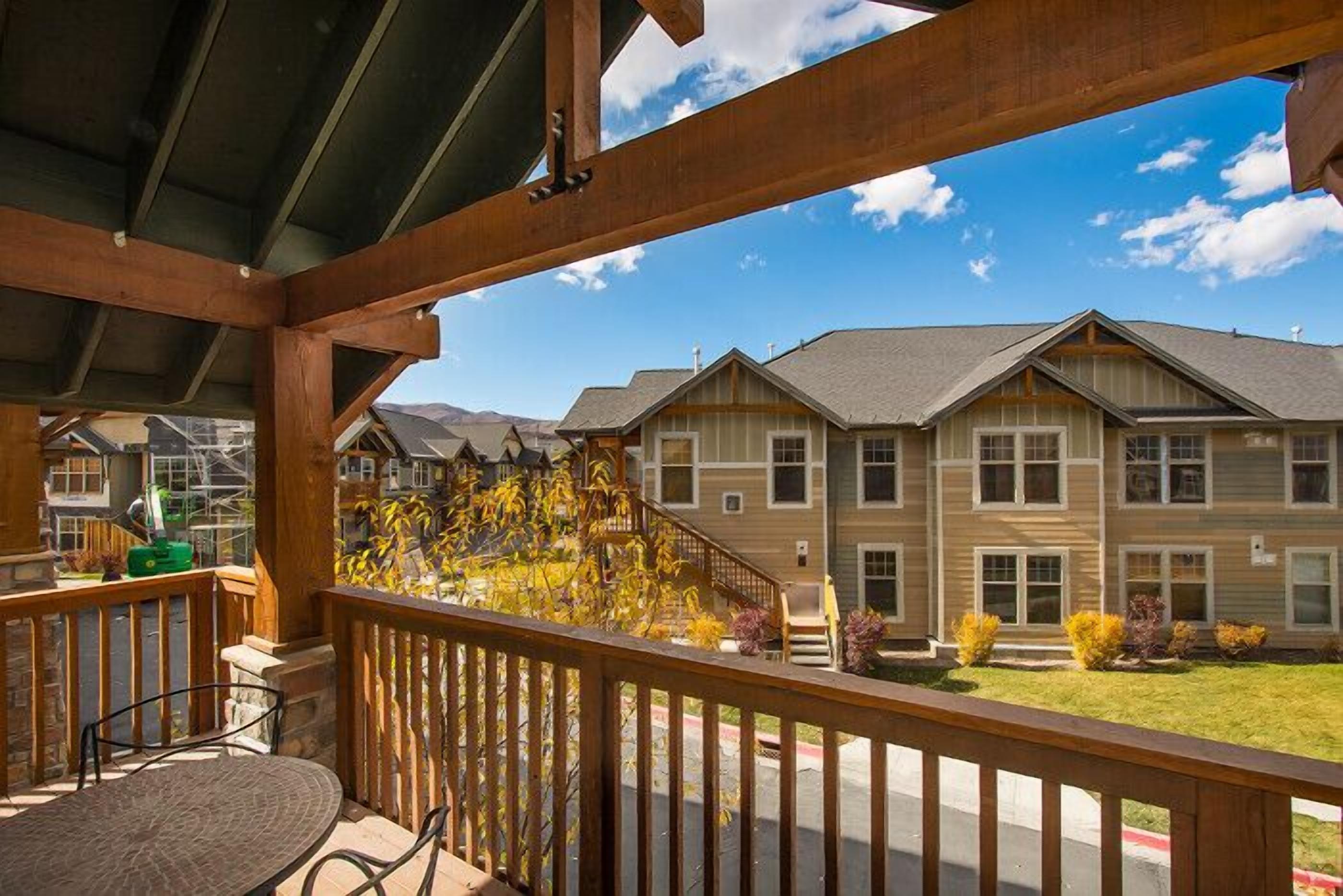 Fox Pointe at Redstone by Lespri Management