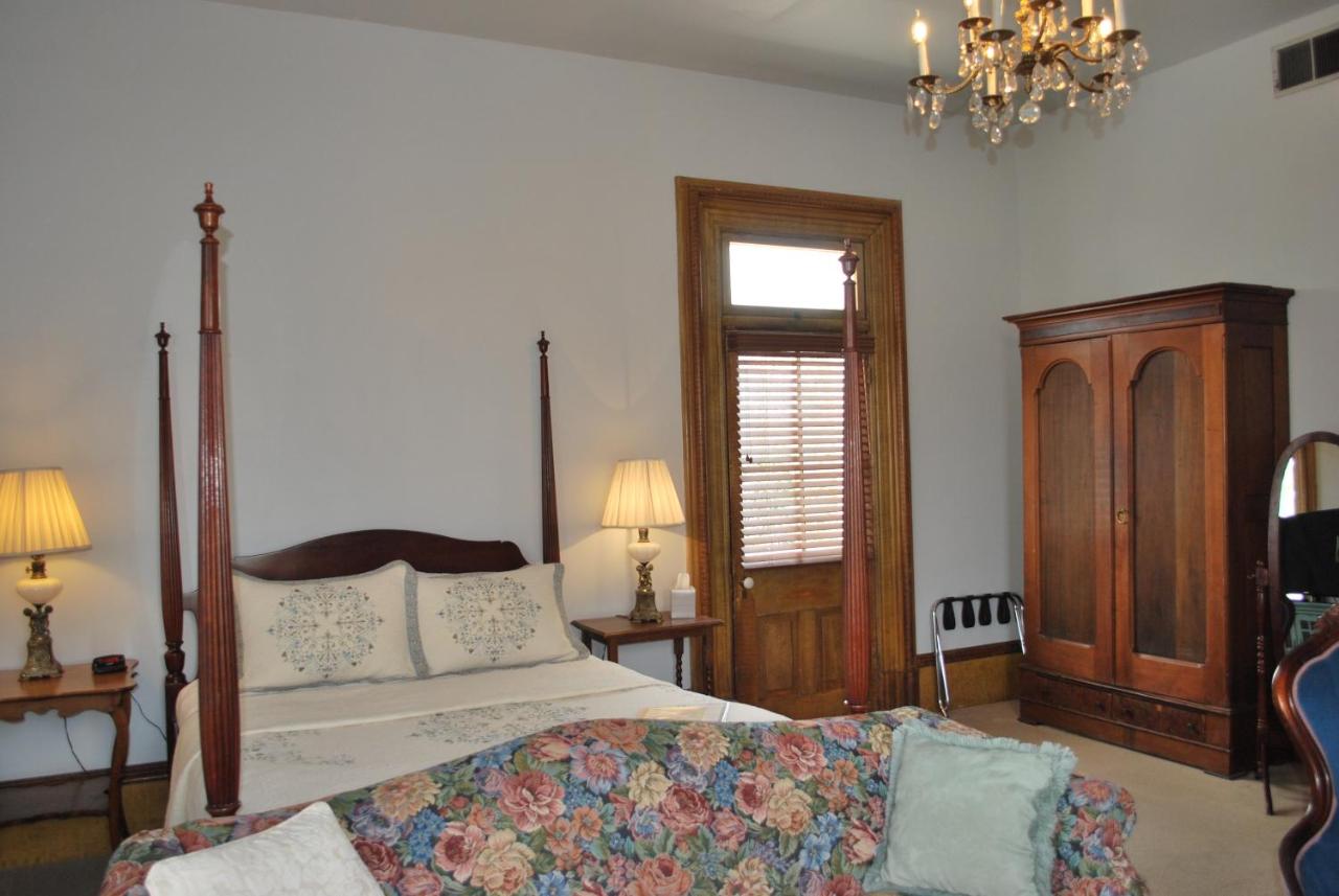 The Cottage at 241 North